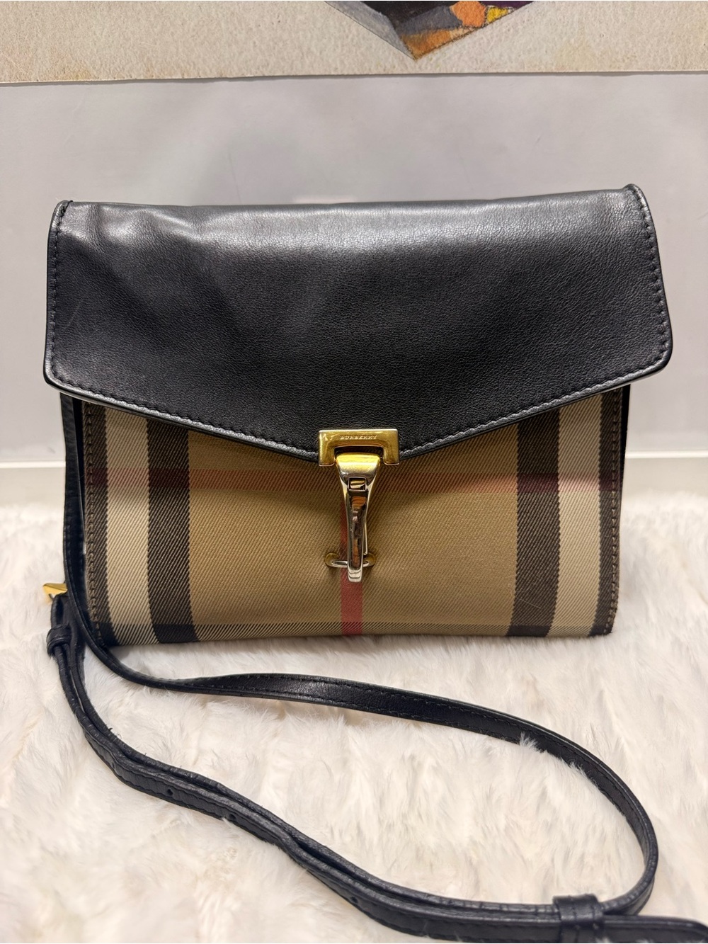 BURBERRY House Check Macken Crossbody Black